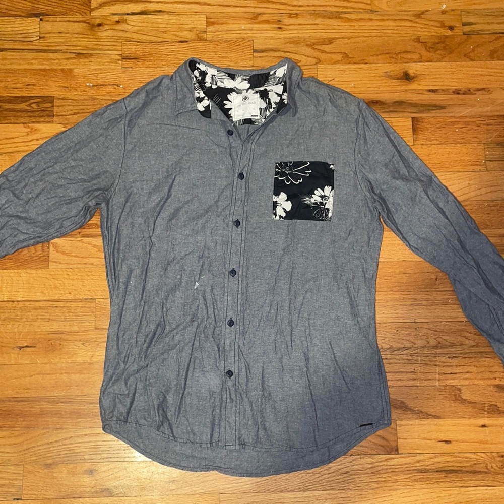 Men’s button down long sleeve